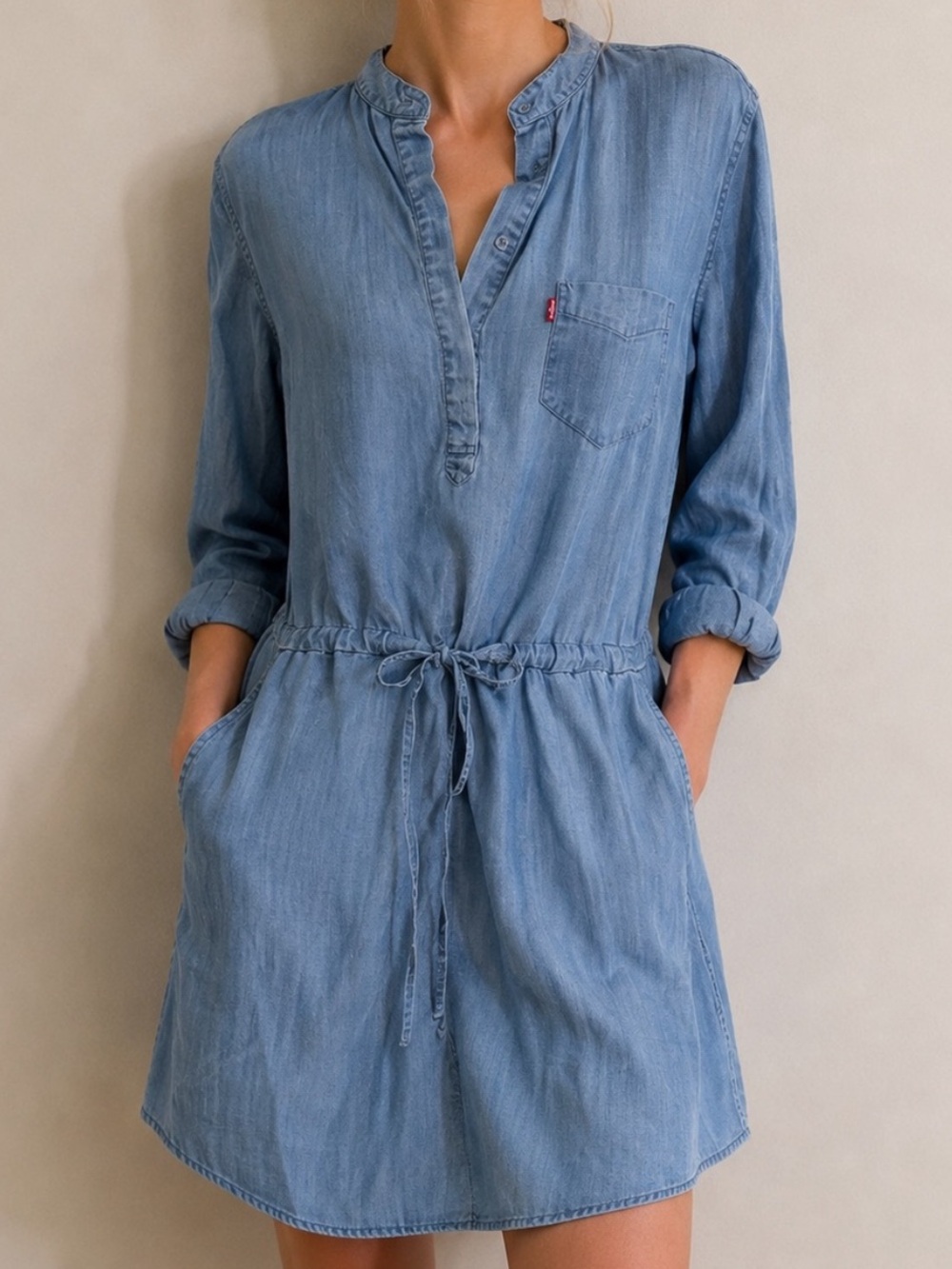 Levi’s Light Wash Chambray Drawstring Waist Midi Dress – Size Medium